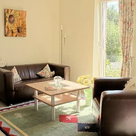 Modernes-5-ferienhaus-im-maisonettenstil-in-damp